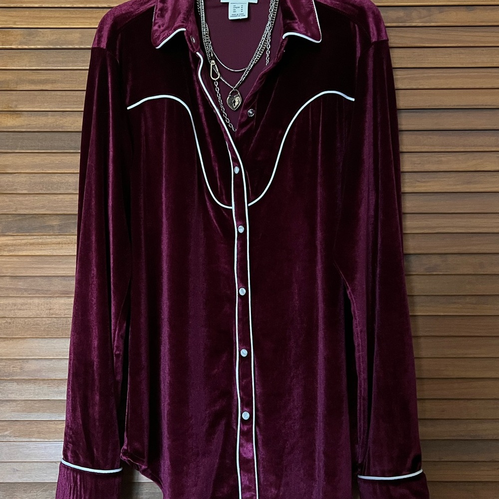 Ariat Velvet Maroon Shirt. NWOT.